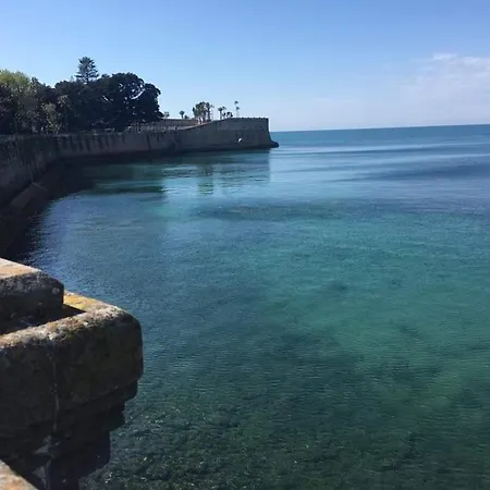 Appartamento Precioso Dúplex En El Corazón De Cadice